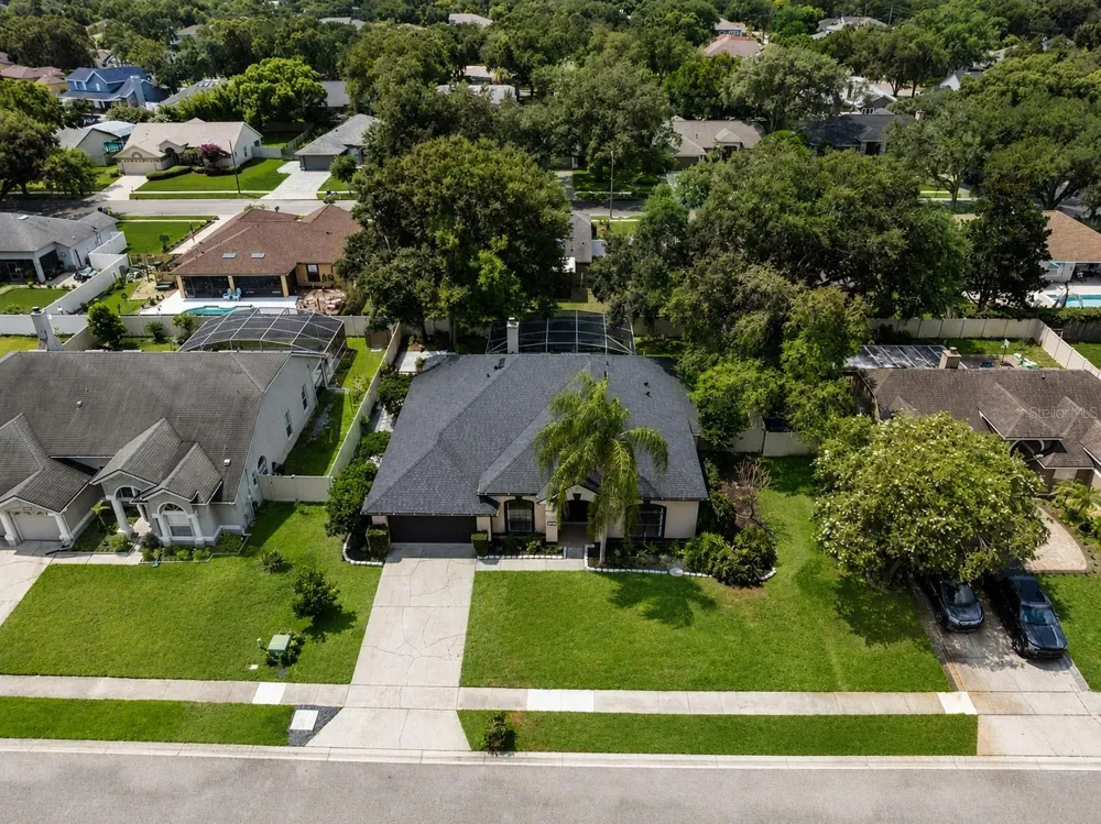 623 YORKSHIRE DRIVE Oviedo, FL 32765