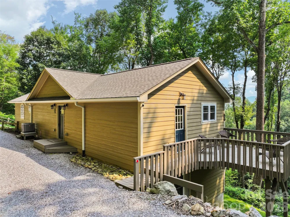 297 Triple Creek Drive Clyde, NC 28721