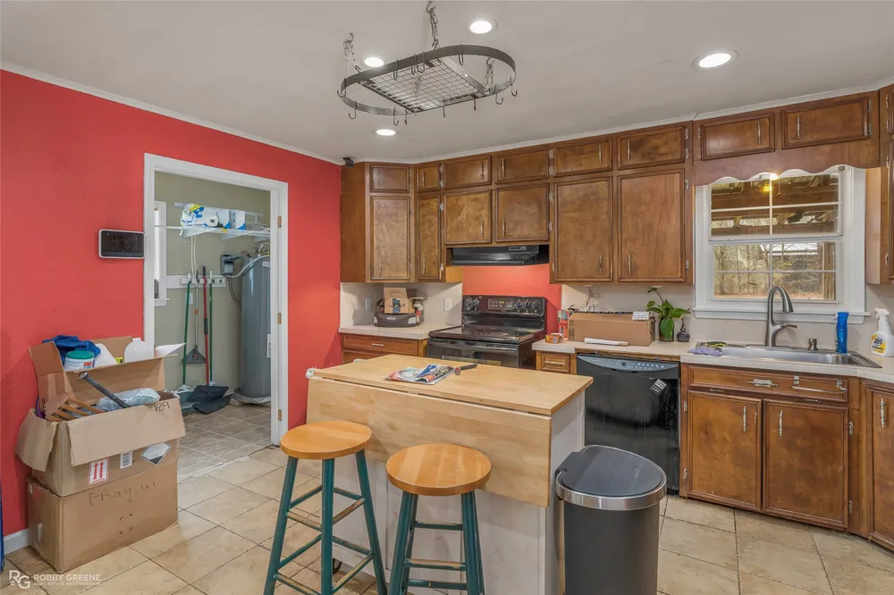 158 Edwards Road Doyline, LA 71023