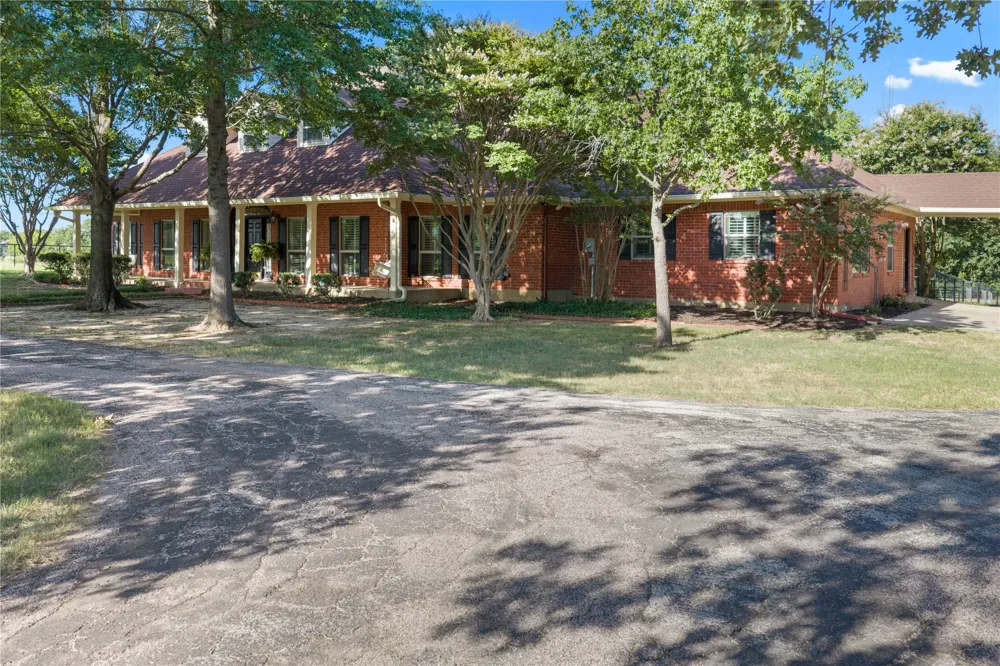 200 County Road 2130 Gainesville, TX 76240