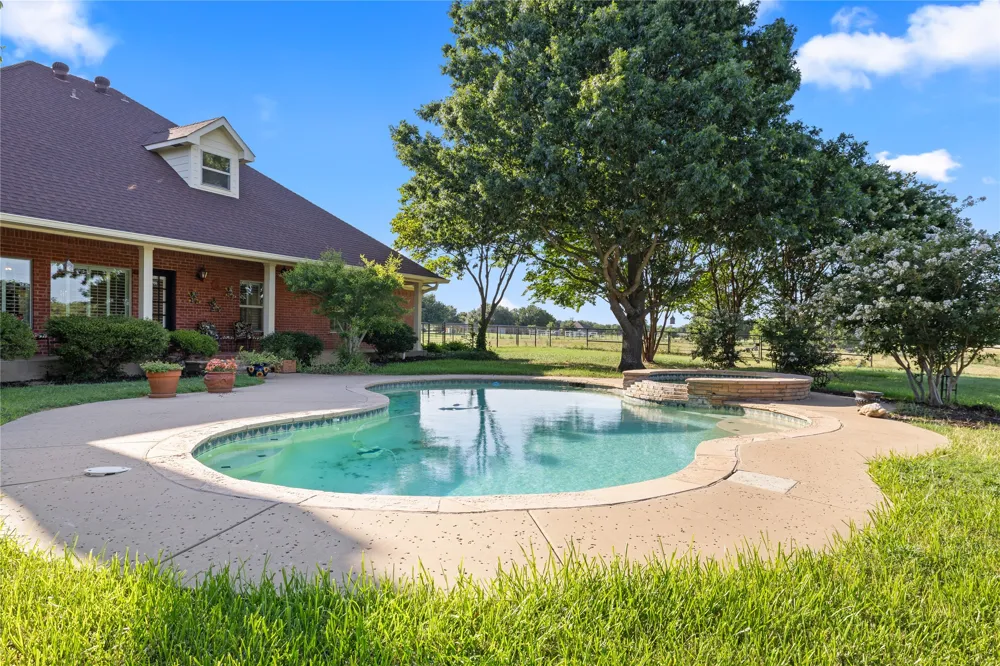 200 County Road 2130 Gainesville, TX 76240