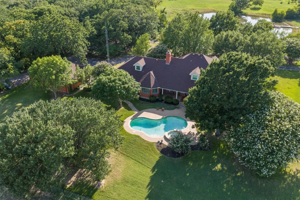 200 County Road 2130 Gainesville, TX 76240