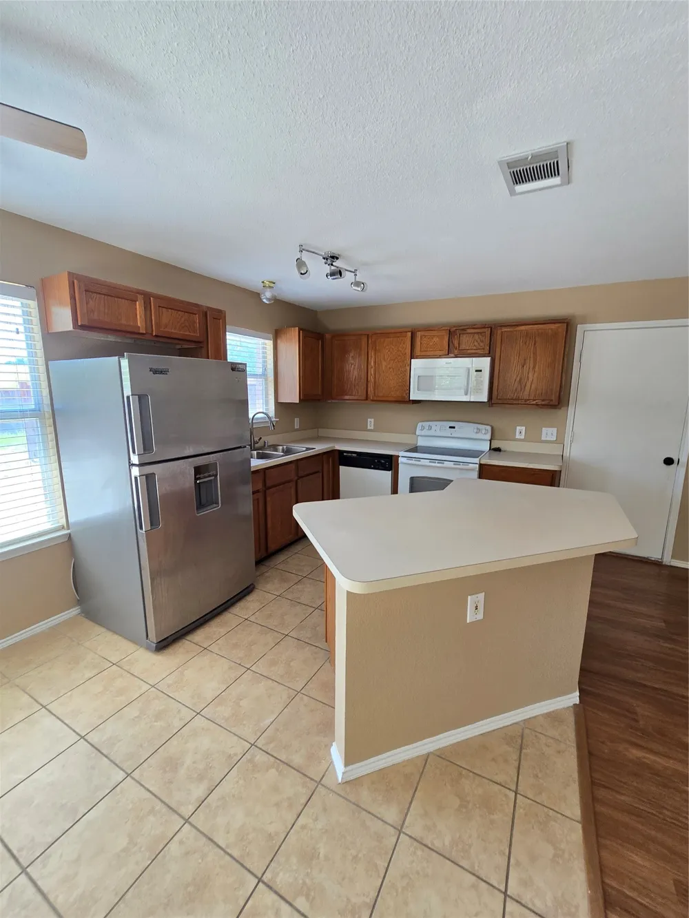 4512 Saddlebrook Drive Carrollton, TX 75010