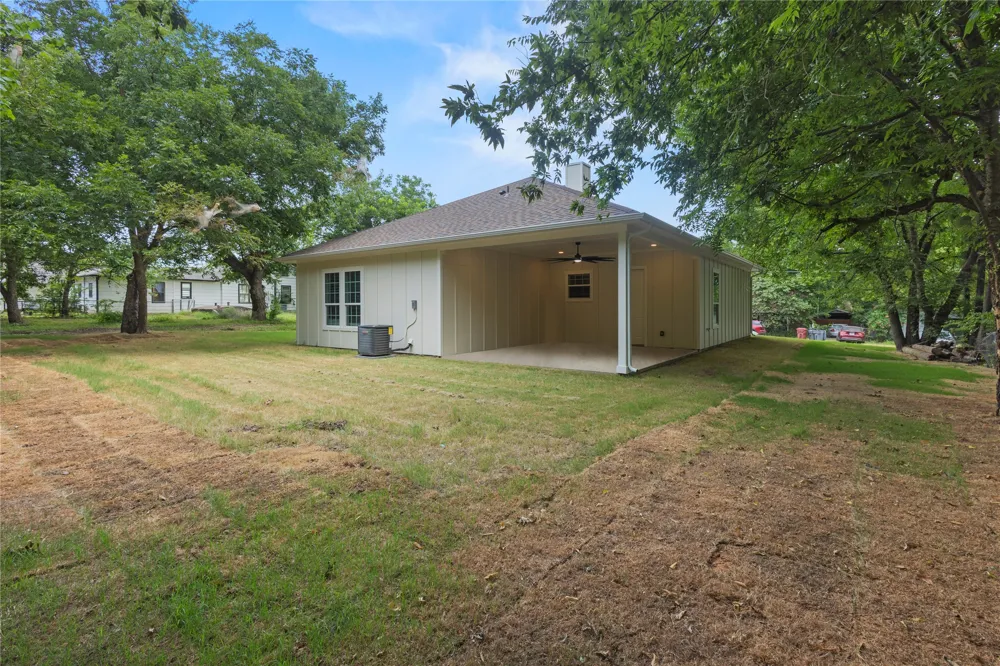 613 S 5th Street Bonham, TX 75418