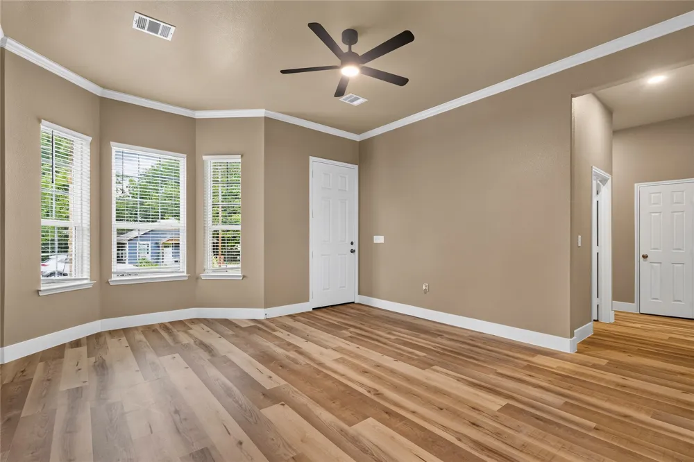 403 S 4th Street Bonham, TX 75418