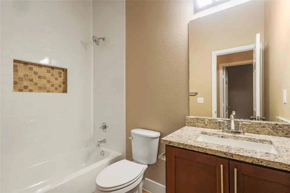 403 S 4th Street Bonham, TX 75418