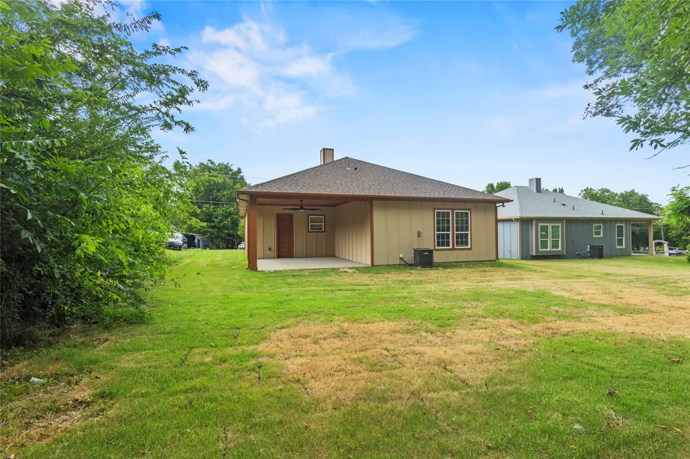 403 S 4th Street Bonham, TX 75418