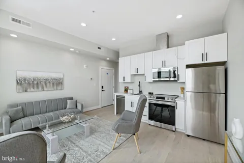 2213 M STREET NE #7