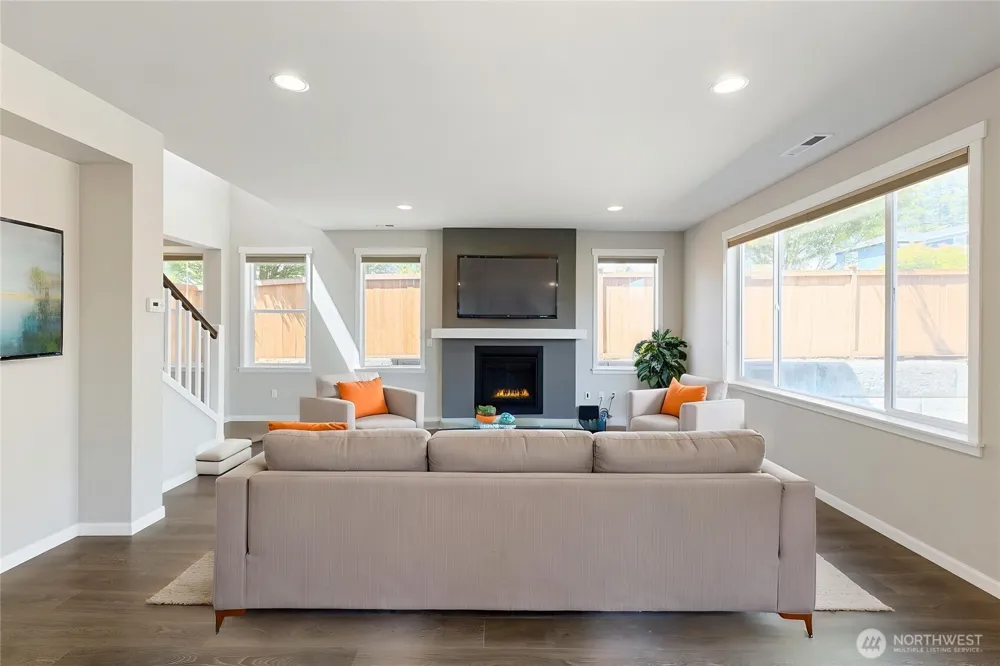 2412 NE Boulderstone Court Poulsbo, WA 98370