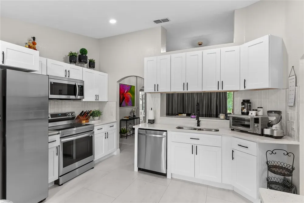 8207 WESTMONT TERRACE DRIVE Lakeland, FL 33810
