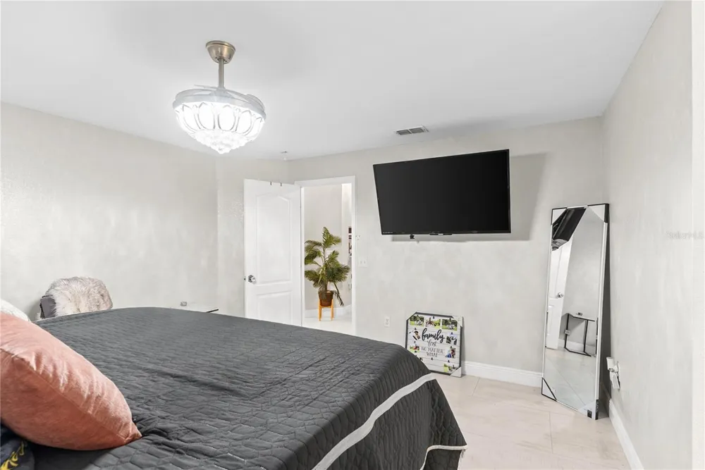 8207 WESTMONT TERRACE DRIVE Lakeland, FL 33810