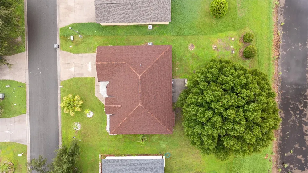 8207 WESTMONT TERRACE DRIVE Lakeland, FL 33810