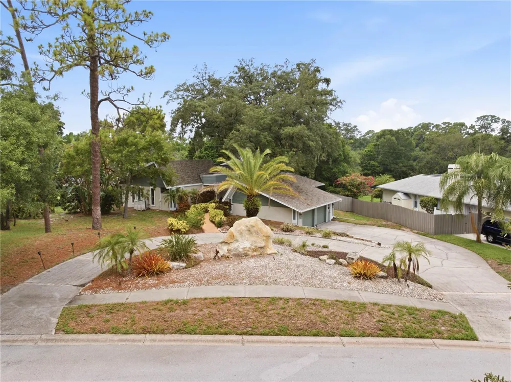 2860 BRIARWOOD LANE Palm Harbor, FL 34683