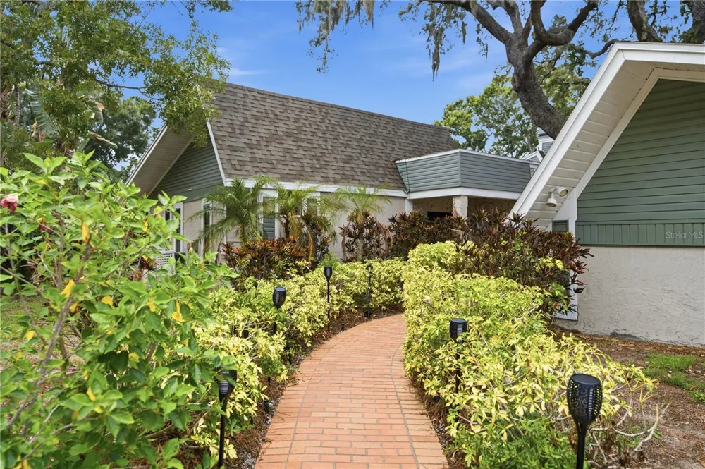 2860 BRIARWOOD LANE Palm Harbor, FL 34683