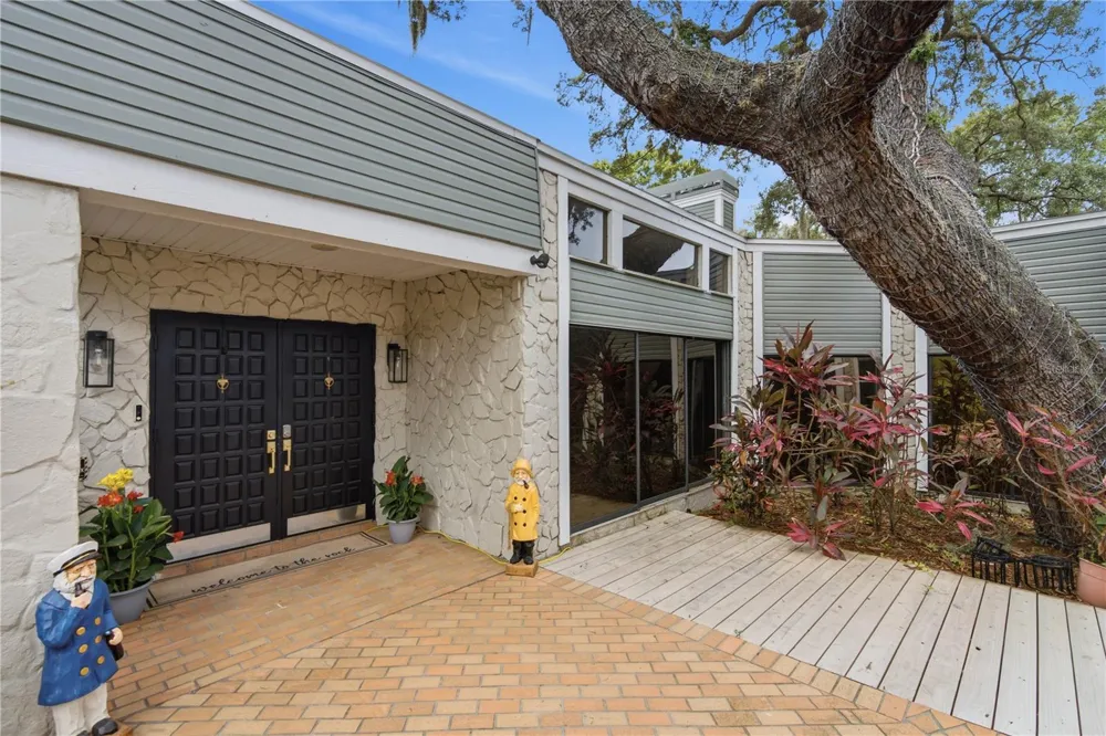 2860 BRIARWOOD LANE Palm Harbor, FL 34683