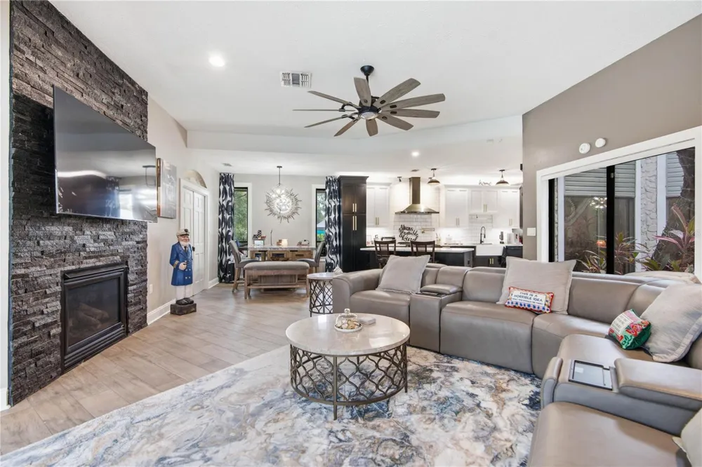 2860 BRIARWOOD LANE Palm Harbor, FL 34683
