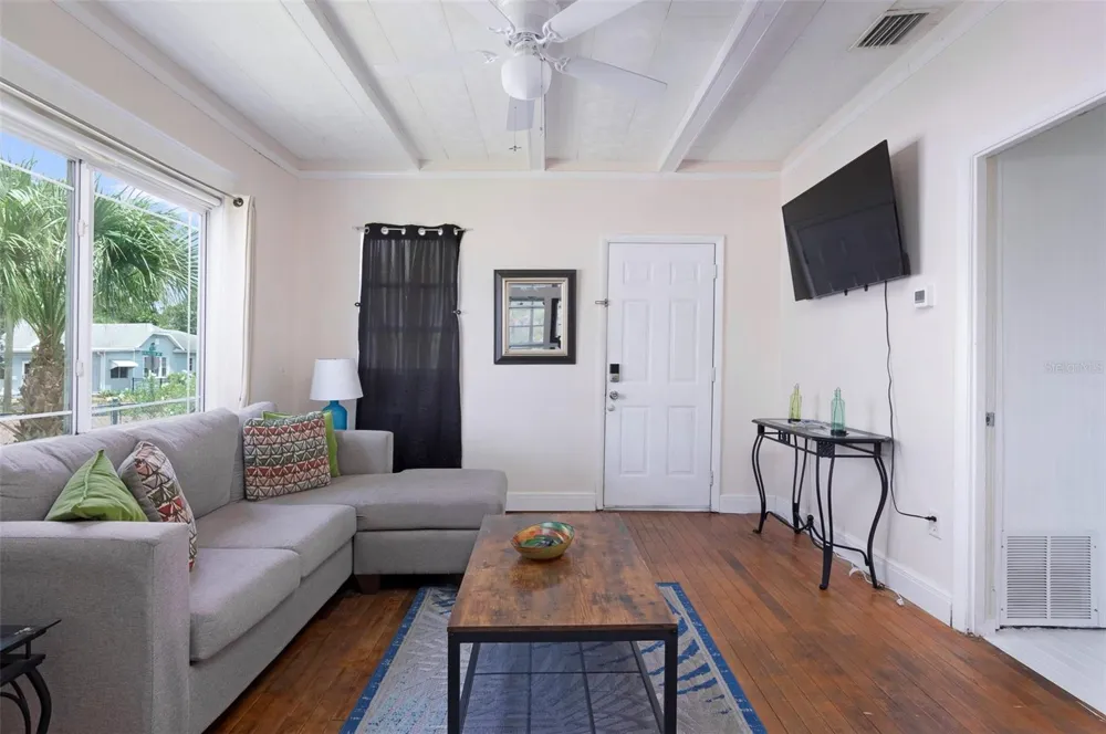 3860 BURLINGTON AVENUE St Petersburg, FL 33713