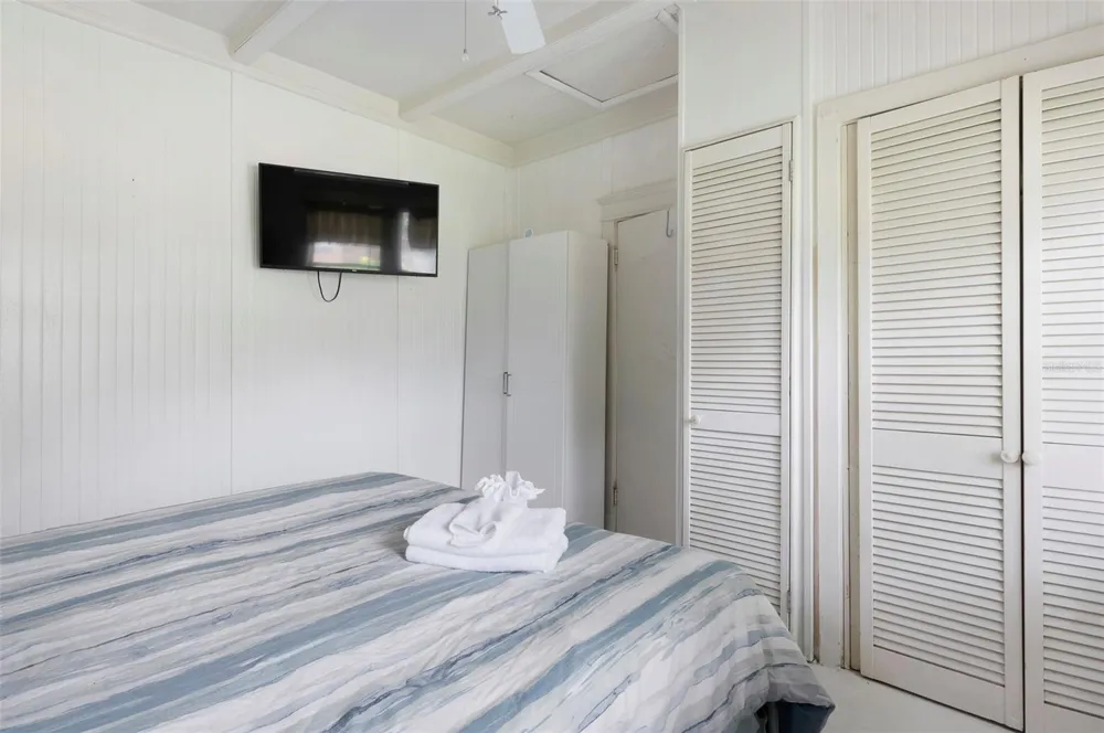 3860 BURLINGTON AVENUE St Petersburg, FL 33713