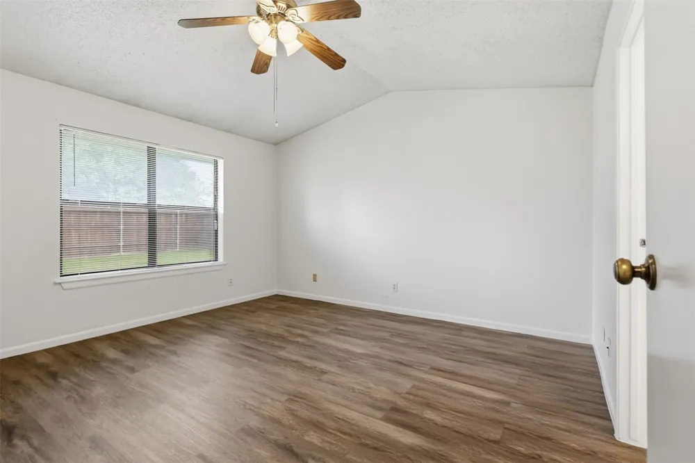 3612 Glenview Drive Corinth, TX 76210