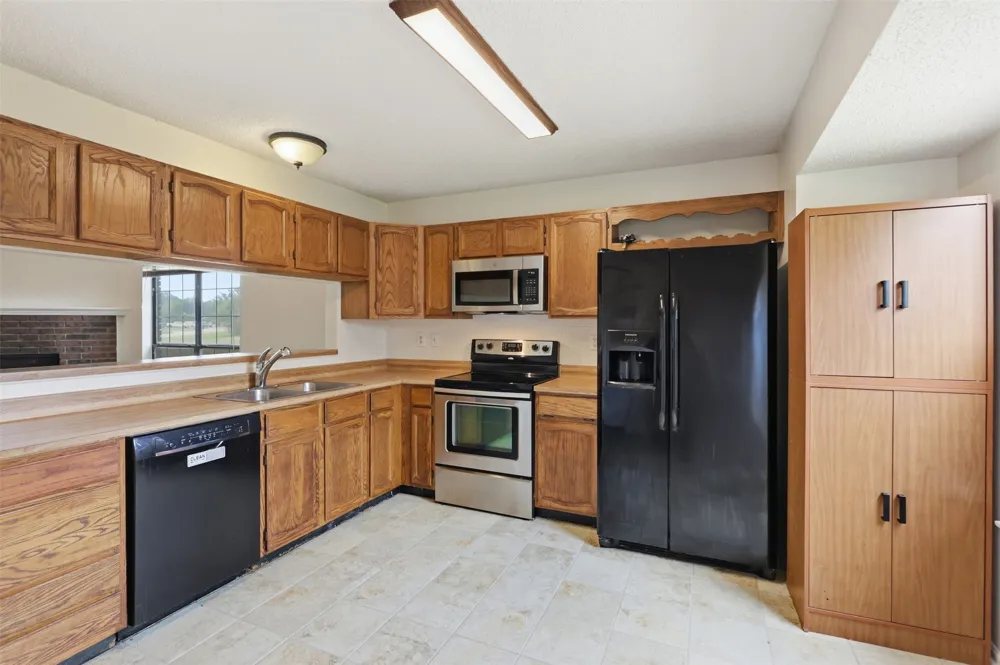 3612 Glenview Drive Corinth, TX 76210