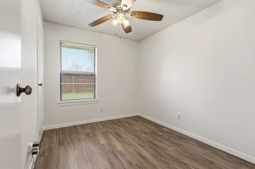 3612 Glenview Drive Corinth, TX 76210