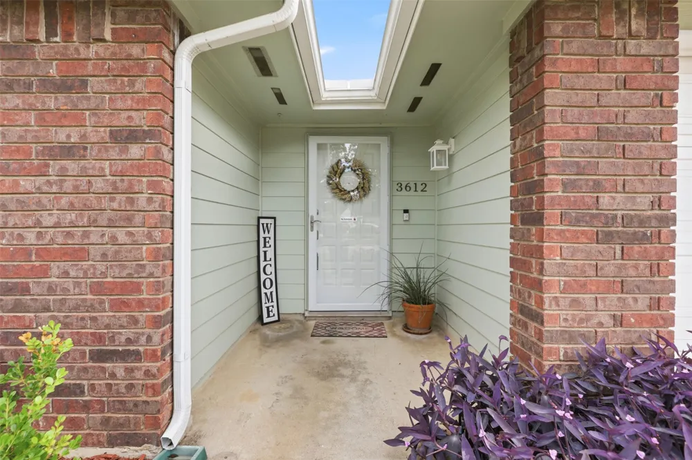 3612 Glenview Drive Corinth, TX 76210