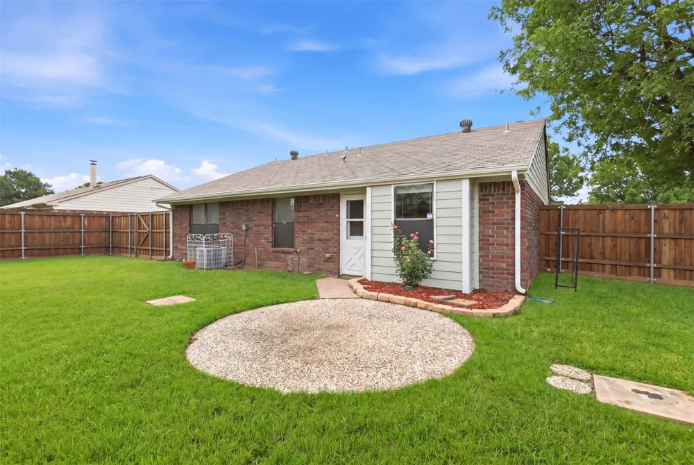 3612 Glenview Drive Corinth, TX 76210