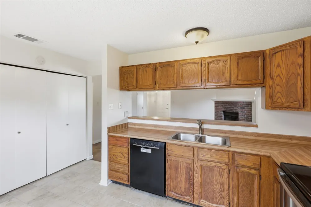 3612 Glenview Drive Corinth, TX 76210
