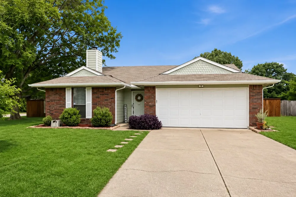 3612 Glenview Drive Corinth, TX 76210