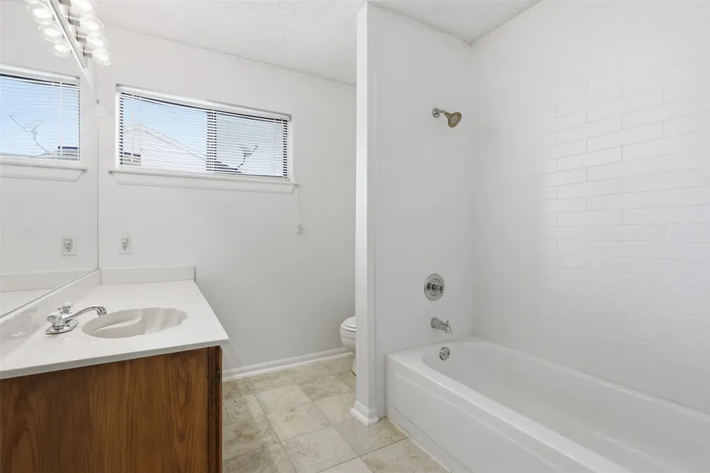 3612 Glenview Drive Corinth, TX 76210
