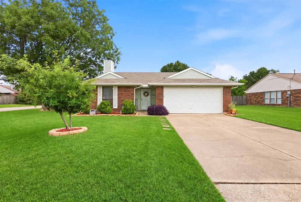 3612 Glenview Drive Corinth, TX 76210