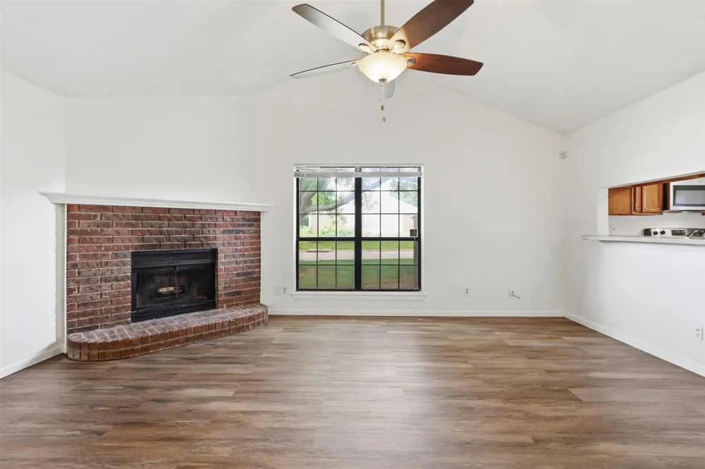 3612 Glenview Drive Corinth, TX 76210