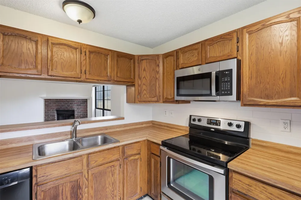 3612 Glenview Drive Corinth, TX 76210