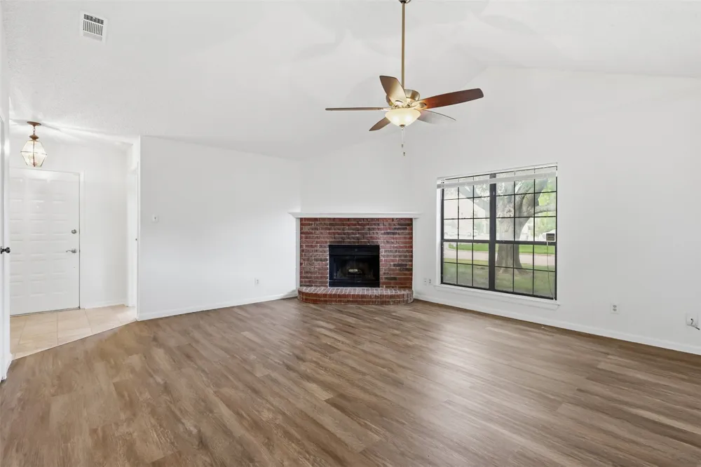 3612 Glenview Drive Corinth, TX 76210