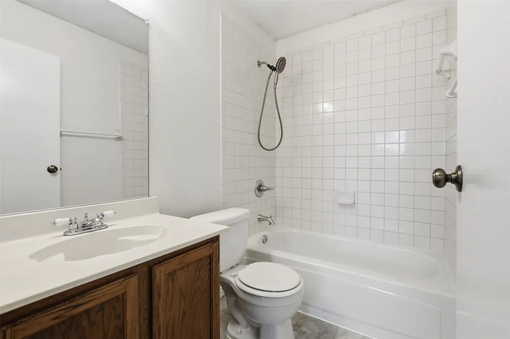 3612 Glenview Drive Corinth, TX 76210