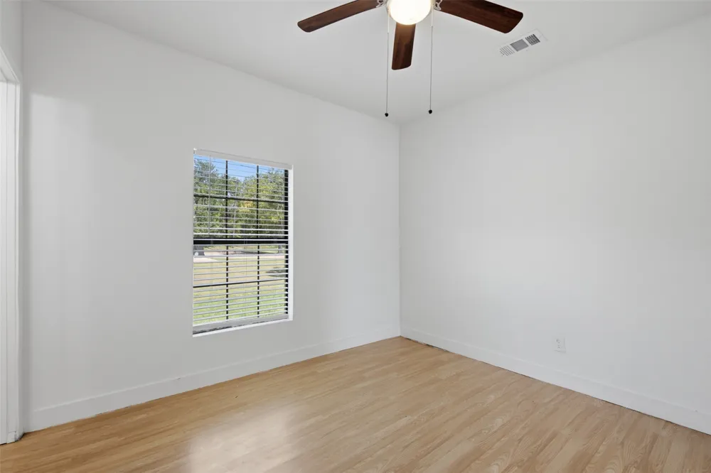 406 E Grayson Street Leonard, TX 75452