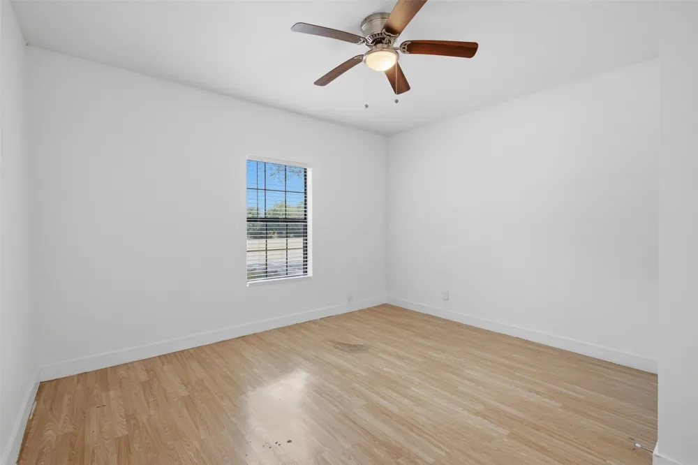 406 E Grayson Street Leonard, TX 75452