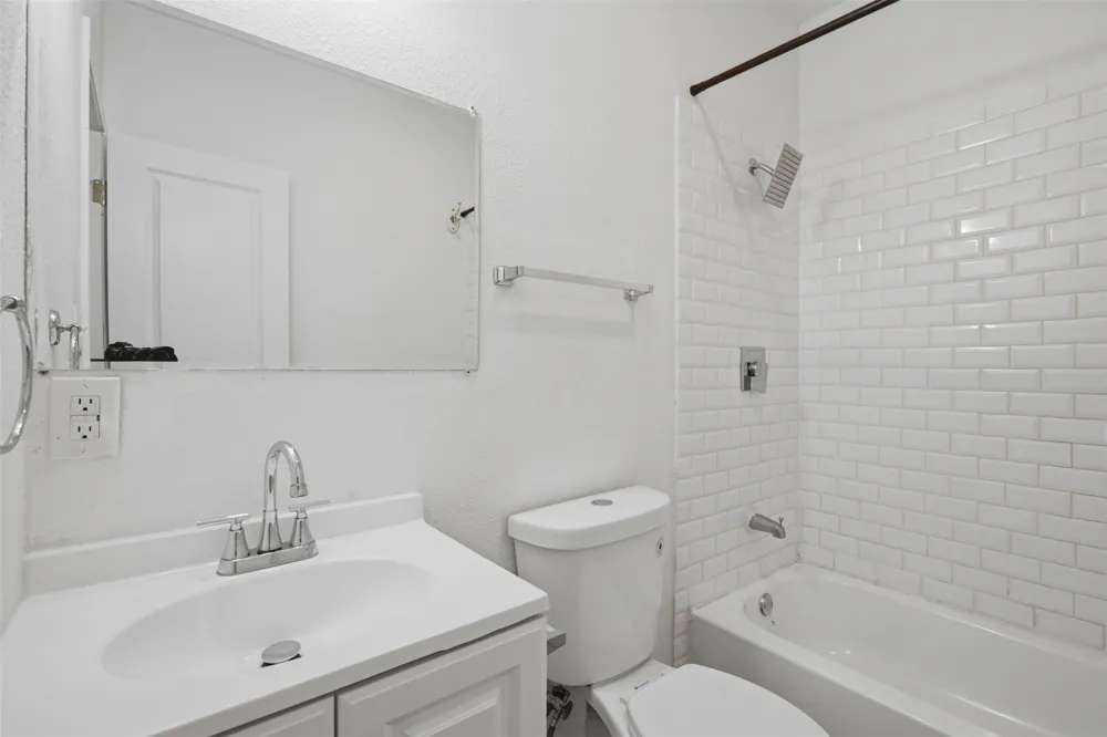 406 E Grayson Street Leonard, TX 75452