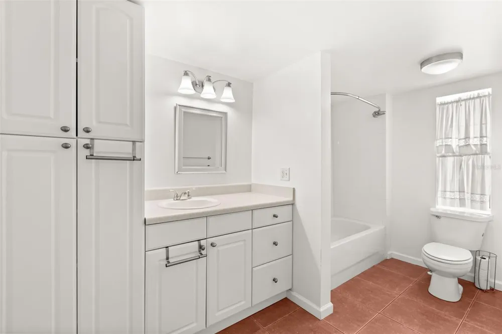1000 S SEMORAN BOULEVARD #302 Winter Park, FL 32792