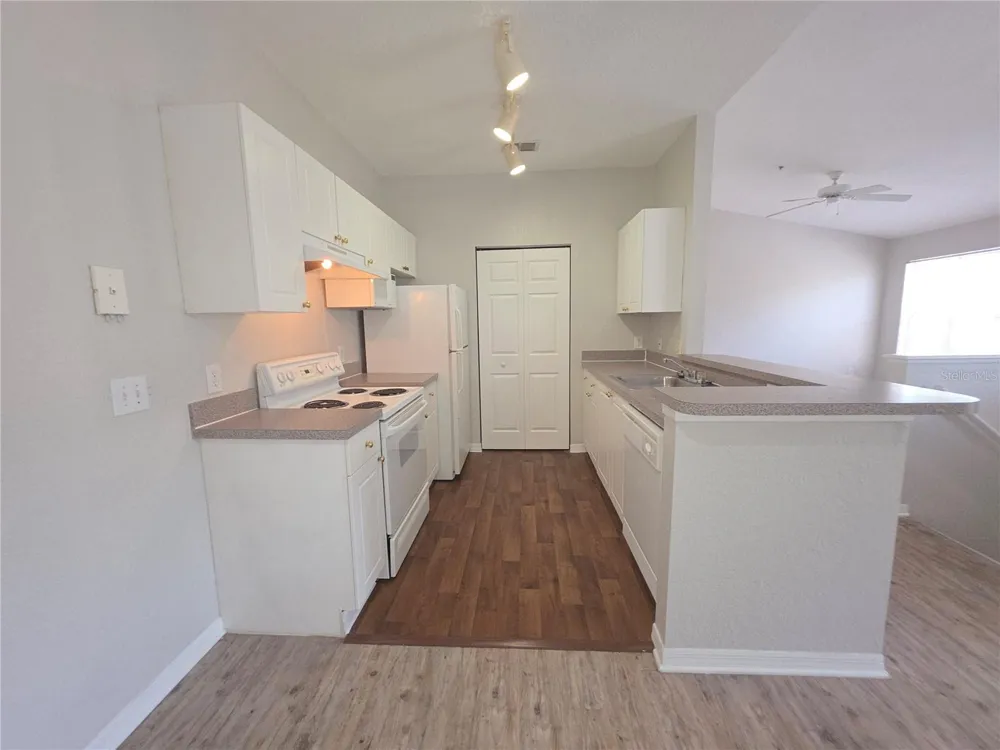 852 GRAND REGENCY POINT #202 Altamonte Springs, FL 32714