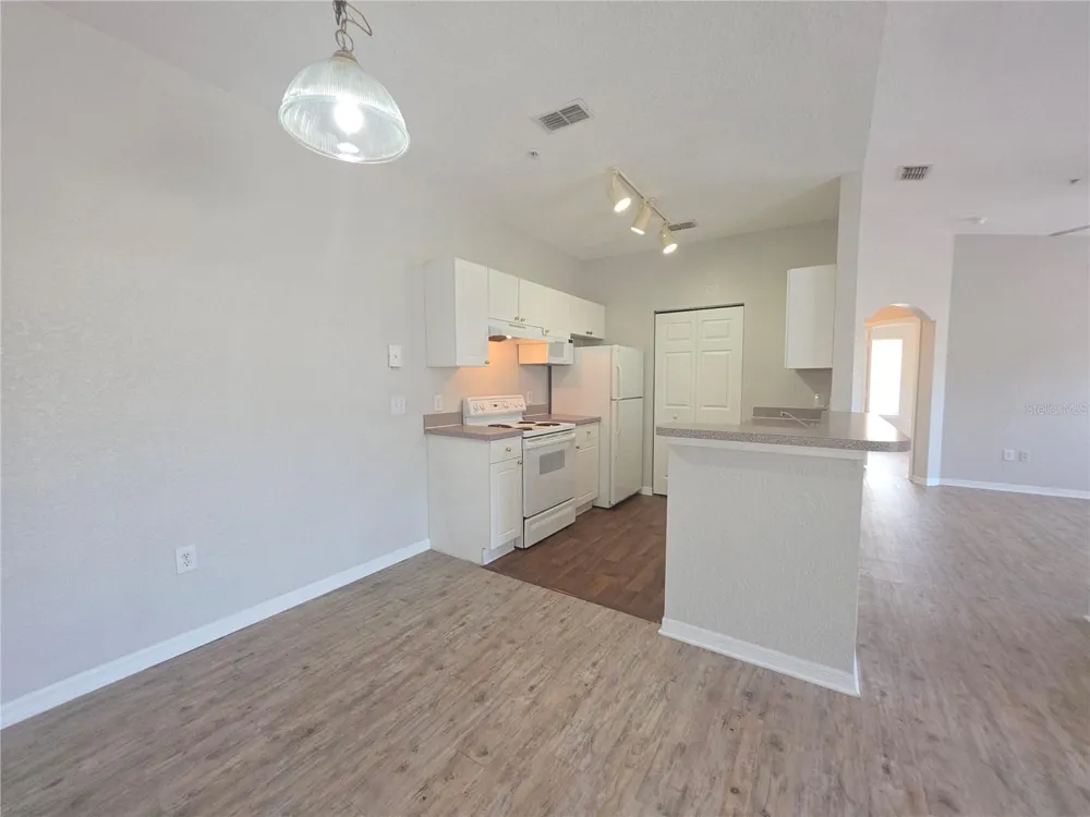 852 GRAND REGENCY POINT #202 Altamonte Springs, FL 32714