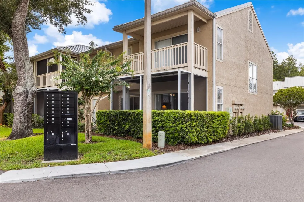 13007 LORNA PLACE Tampa, FL 33618