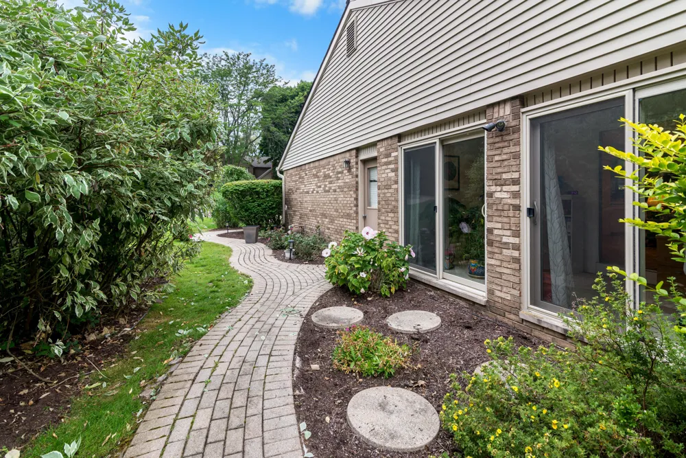 29822 Deer Run Farmington Hills, MI 48331