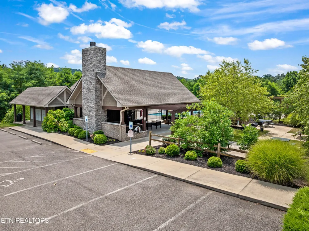 2529 Timber Highlands Lane Knoxville, TN 37932