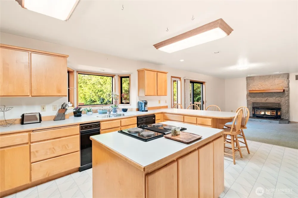 14 Overview Lane Elma, WA 98541