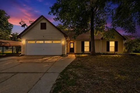 104 Hollow Cove