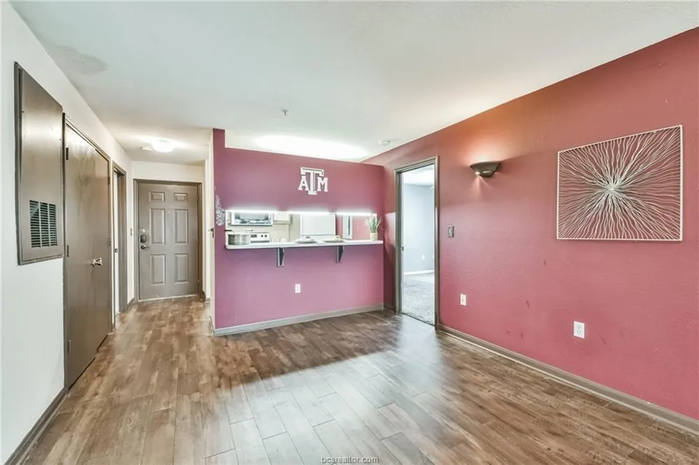 529 Southwest Parkway Parkway #203 College Station, TX 77840