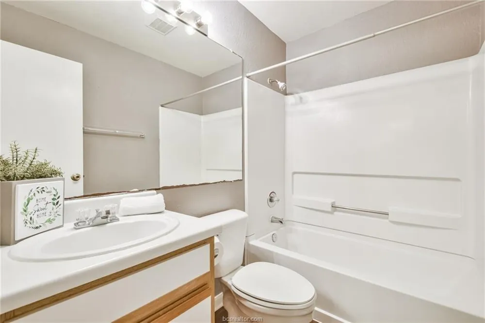 529 Southwest Parkway Parkway #203 College Station, TX 77840