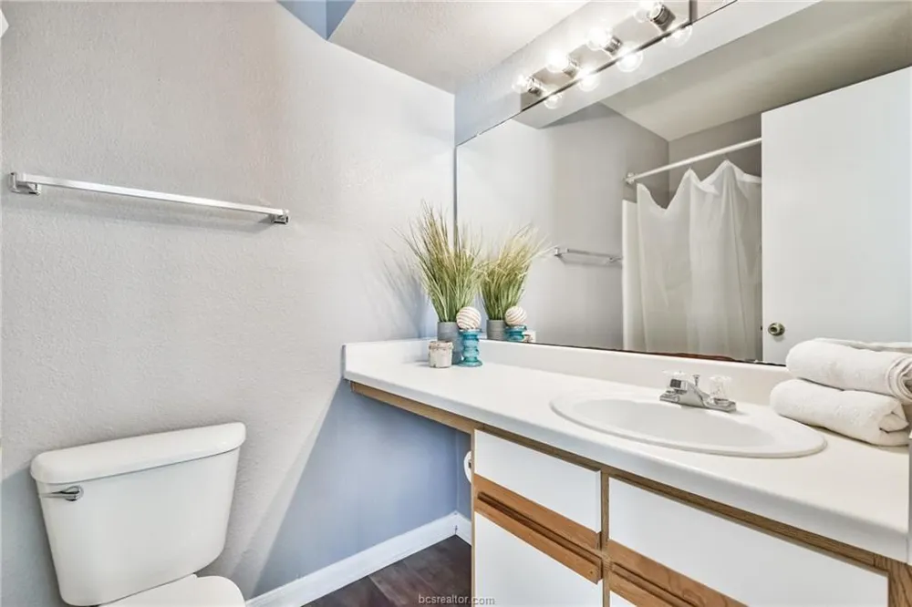 529 Southwest Parkway Parkway #203 College Station, TX 77840