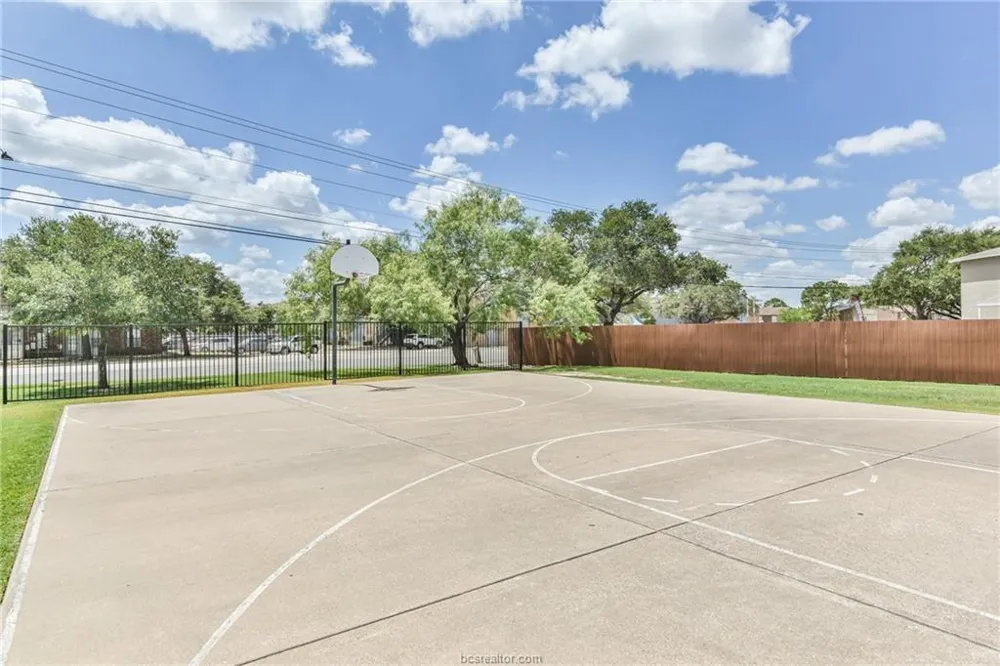529 Southwest Parkway Parkway #203 College Station, TX 77840